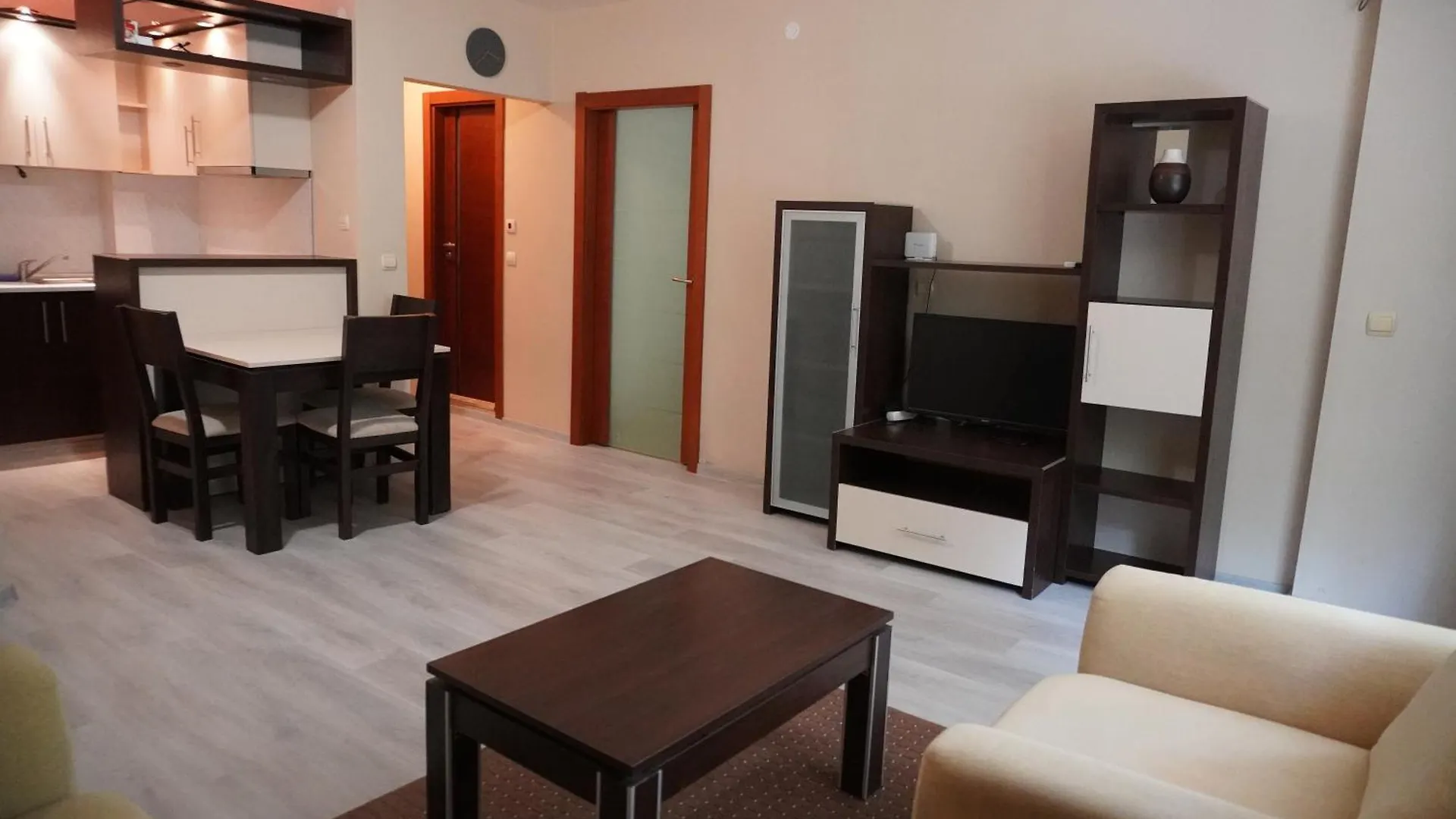 غولدن ساندز Sea View Rental Iglika Apartments 2*, غولدن ساندز